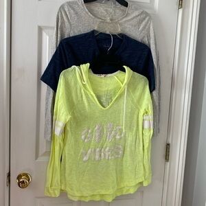 Bundle of women tops